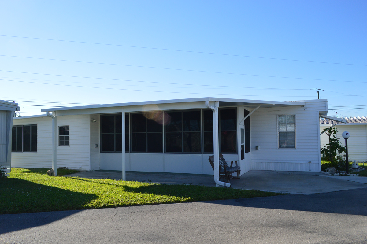 217 Riverside Driveway View No Image